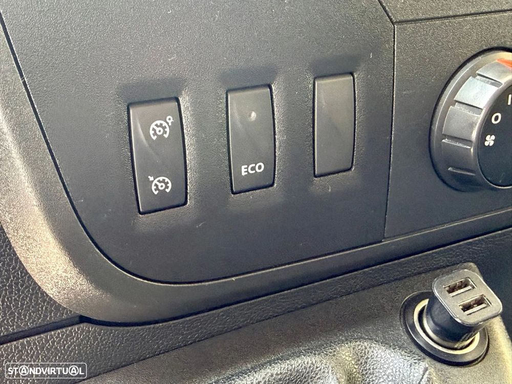 Renault Master 2.3DCI L2H2 135cv 3 Lugares - 33