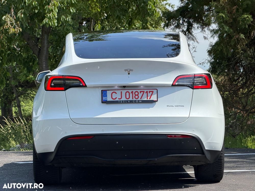 Tesla Model Y Long Range Dual Motor AWD - 7