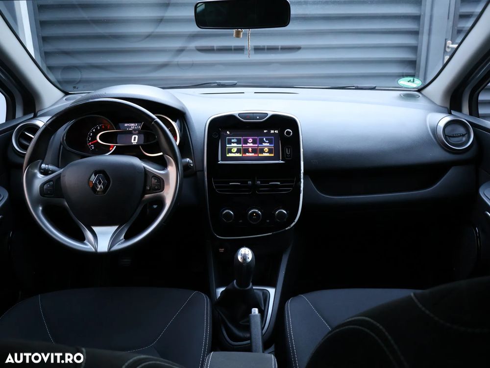 Renault Clio - 8