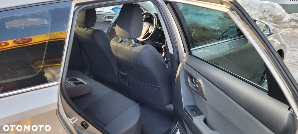 Toyota Auris 1.6 Premium Comfort - 18