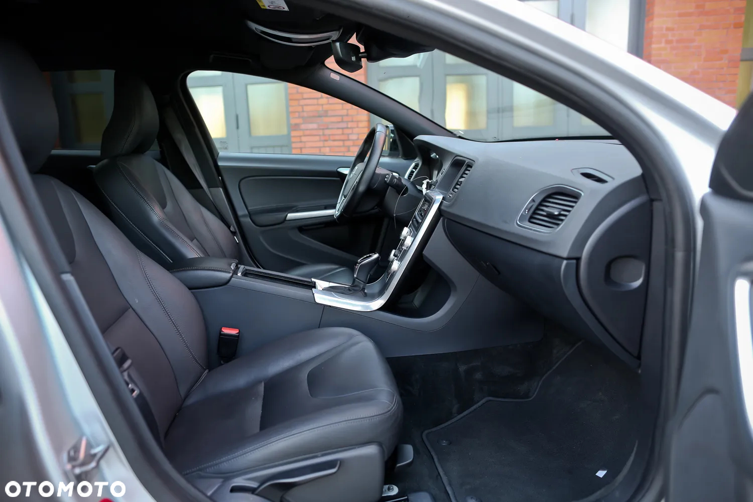 Volvo V60 Cross Country D3 Geartronic - 25
