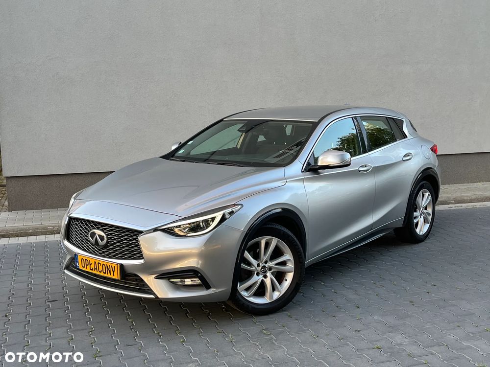 Infiniti Q30 - 14