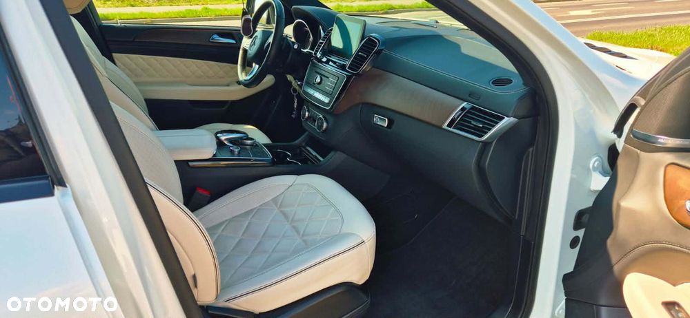 Mercedes-Benz GLE - 21