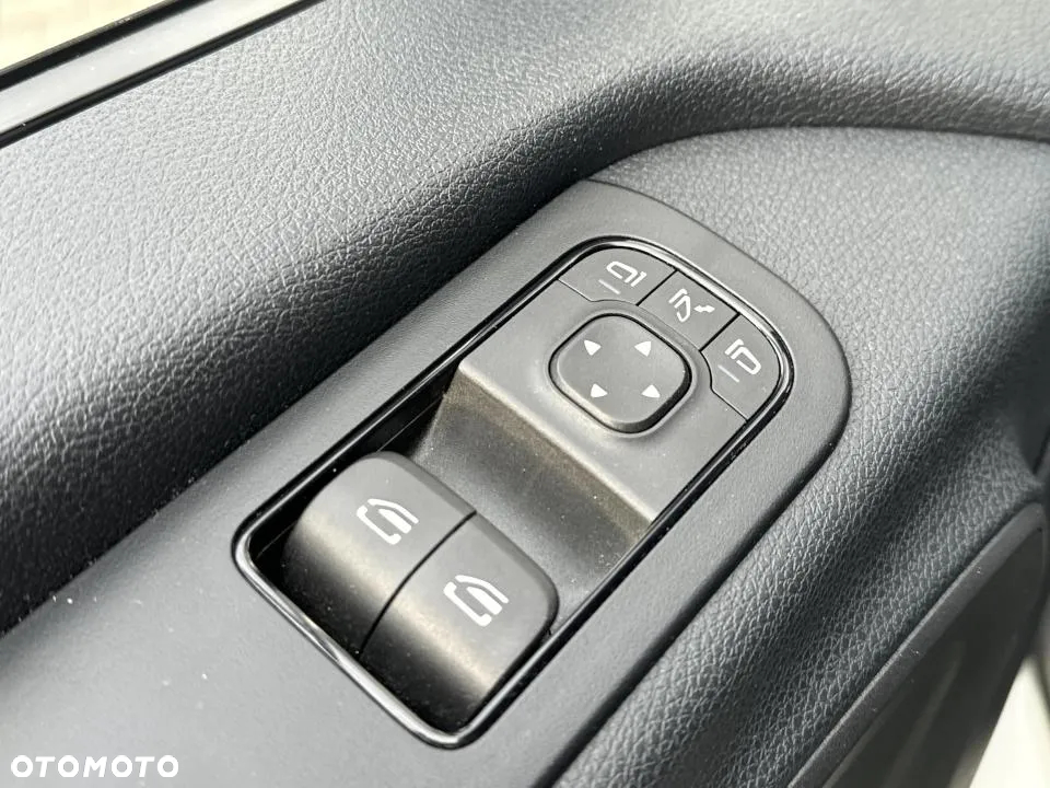 Mercedes-Benz Sprinter - 12