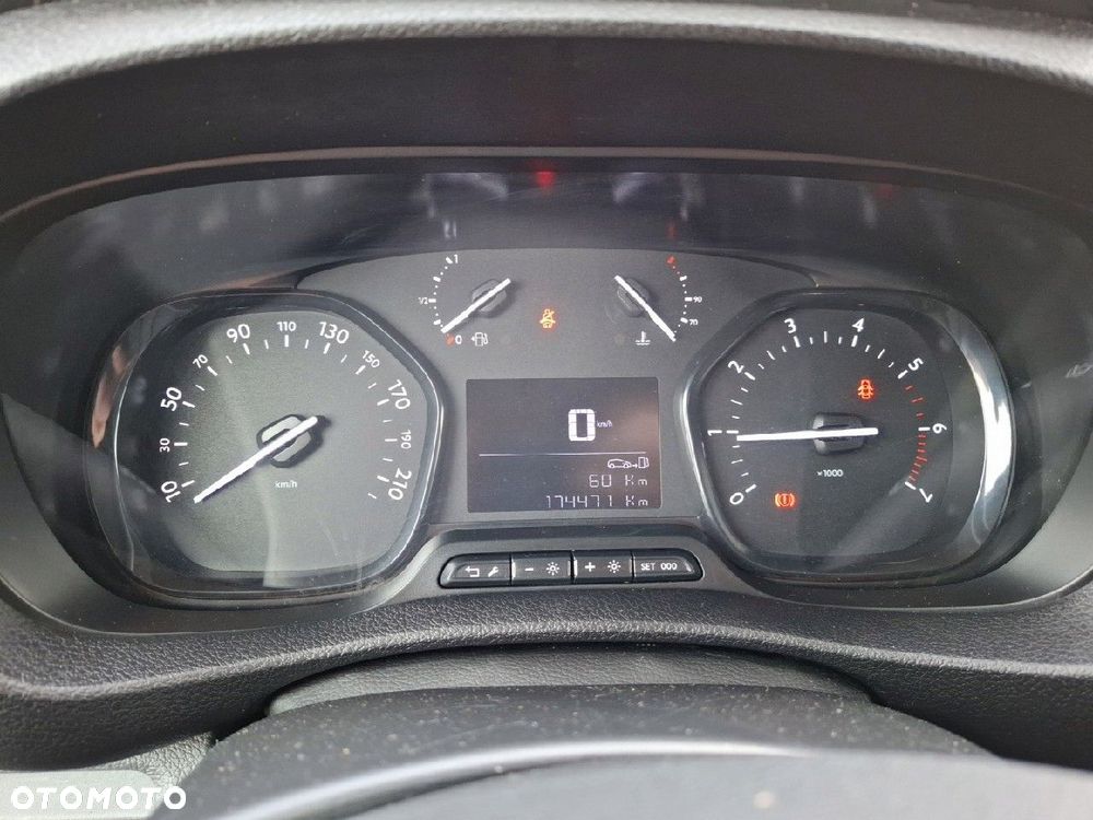 Opel Vivaro - 15