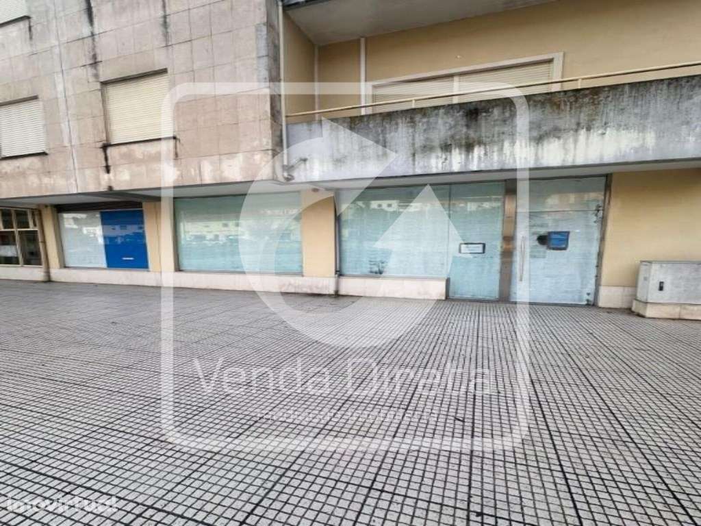 Loja com 334 m² + 3 Estacionamentos | Centro de Miranda do Corvo - ... - Grande imagem: 2/20