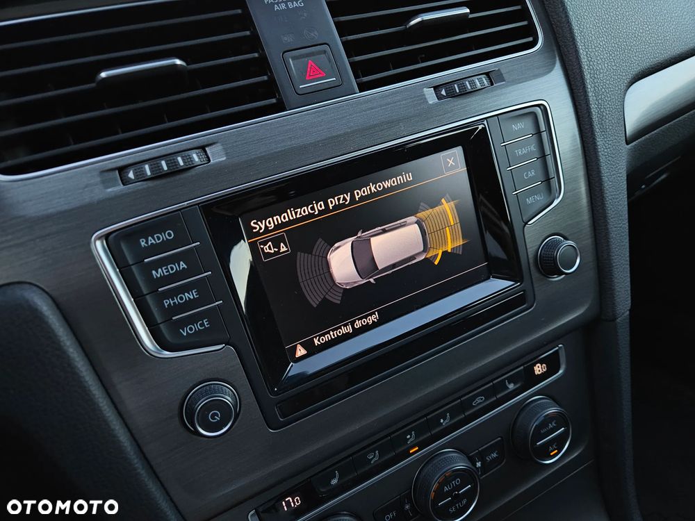 Volkswagen Golf 1.2 TSI BlueMotion Technology Comfortline - 32