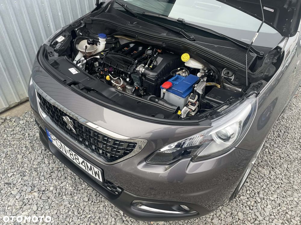 Peugeot 2008 1.2 Pure Tech GPF Style S&S - 9