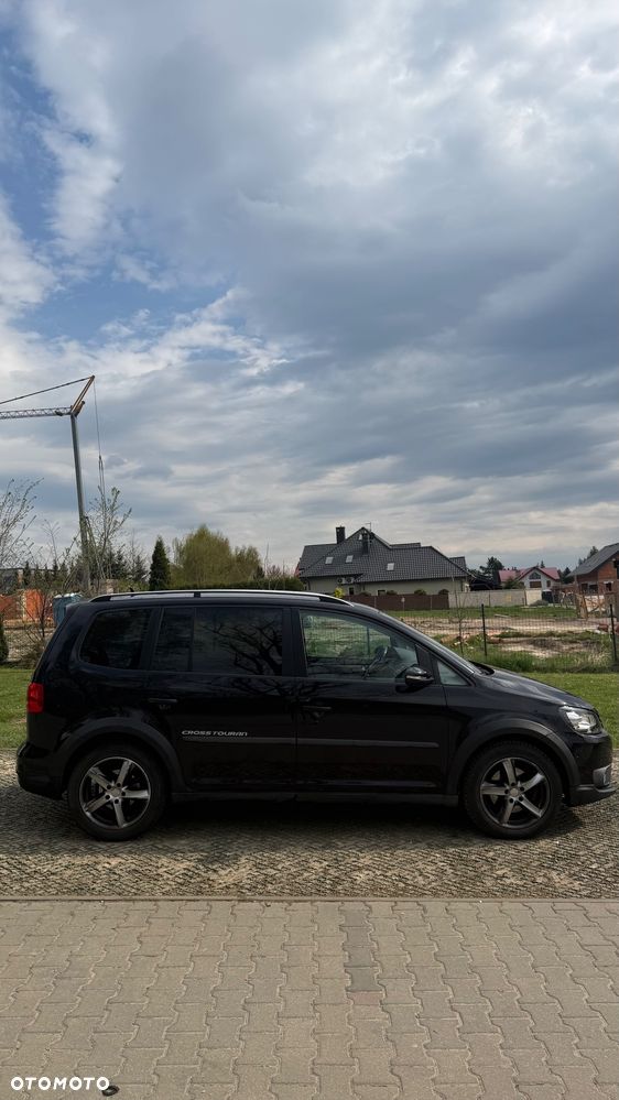 Volkswagen Touran 2.0 TDI DPF Cross - 3