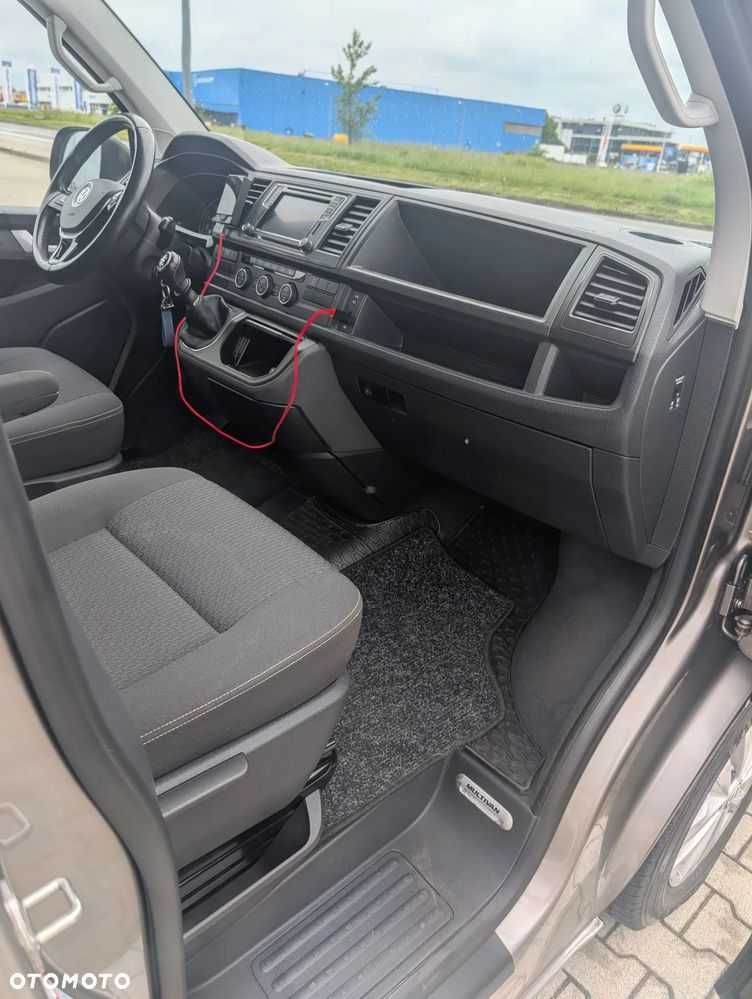 Volkswagen Multivan - 18
