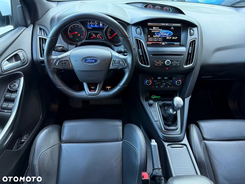 Ford Focus 2.0 EcoBoost ST mit Leder-Exclusiv-Paket - 23