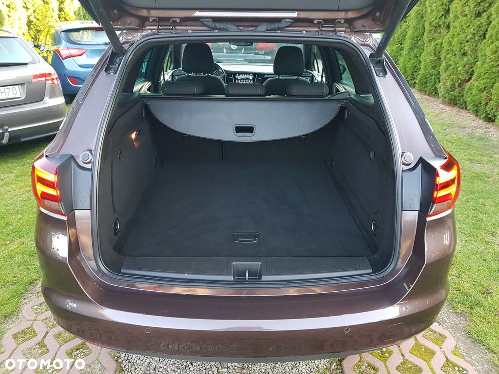 Opel Astra 1.4 Turbo Business - 19