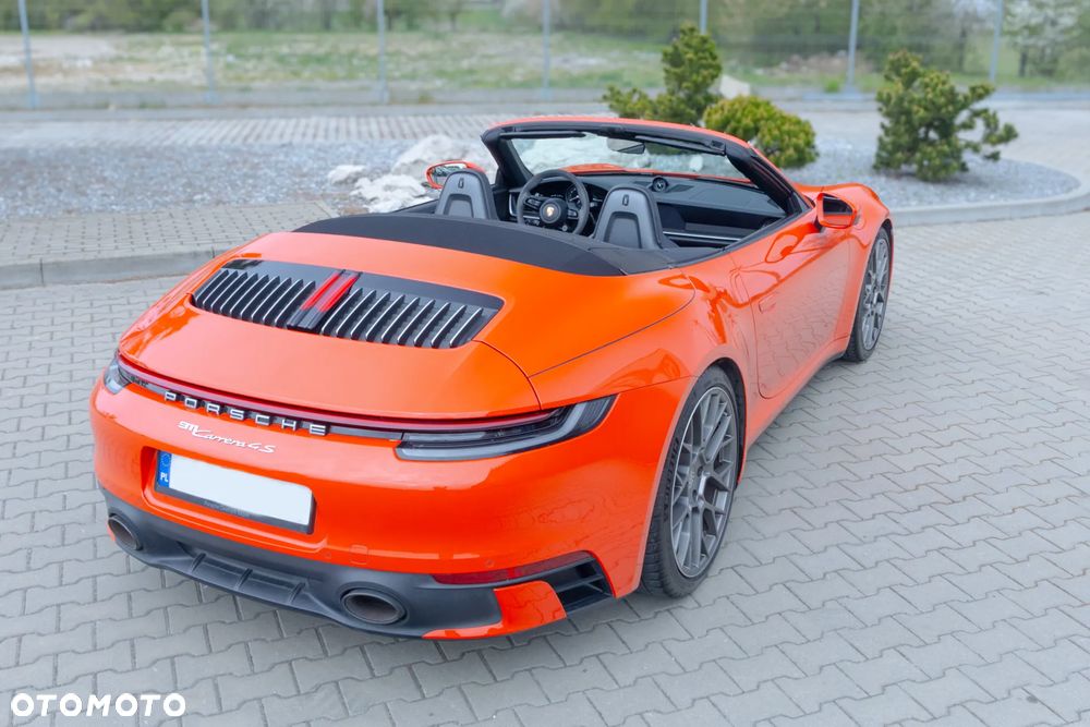 Porsche 911 Carrera 4S - 10