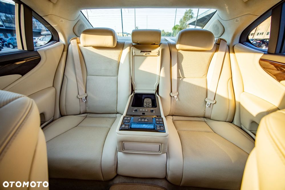 Lexus LS 460 Prestige - 18