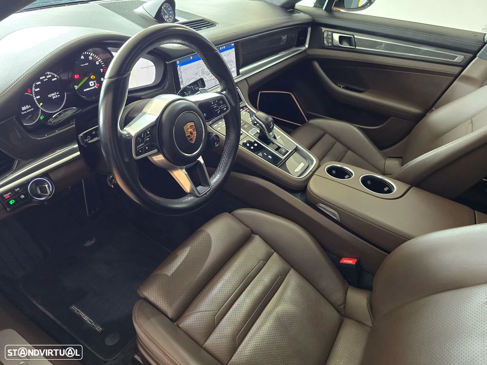 Porsche Panamera 4 E-Hybrid - 28
