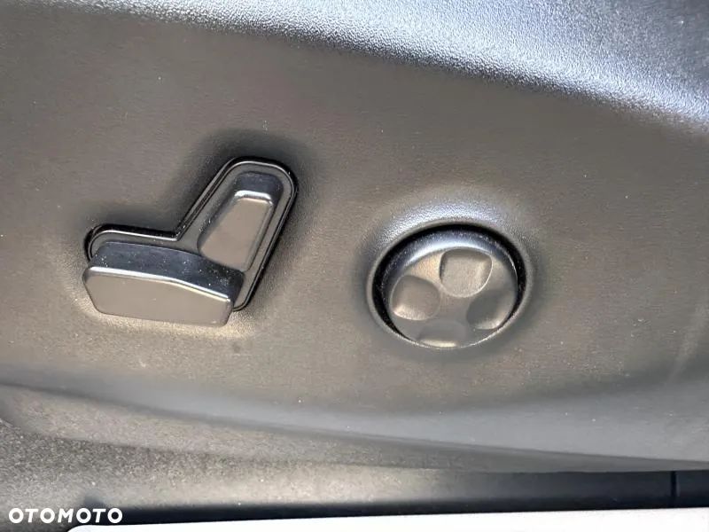 Chrysler Pacifica - 21