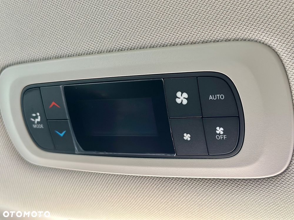 Chrysler Pacifica - 30