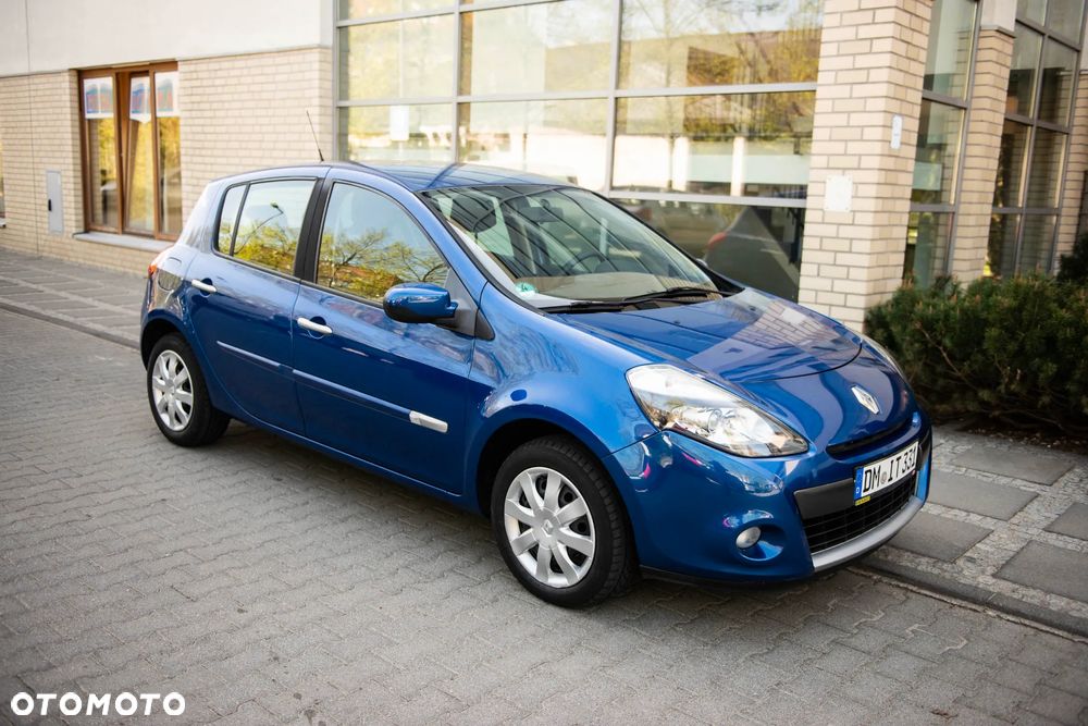 Renault Clio 1.2 16V Confort Authentique - 10