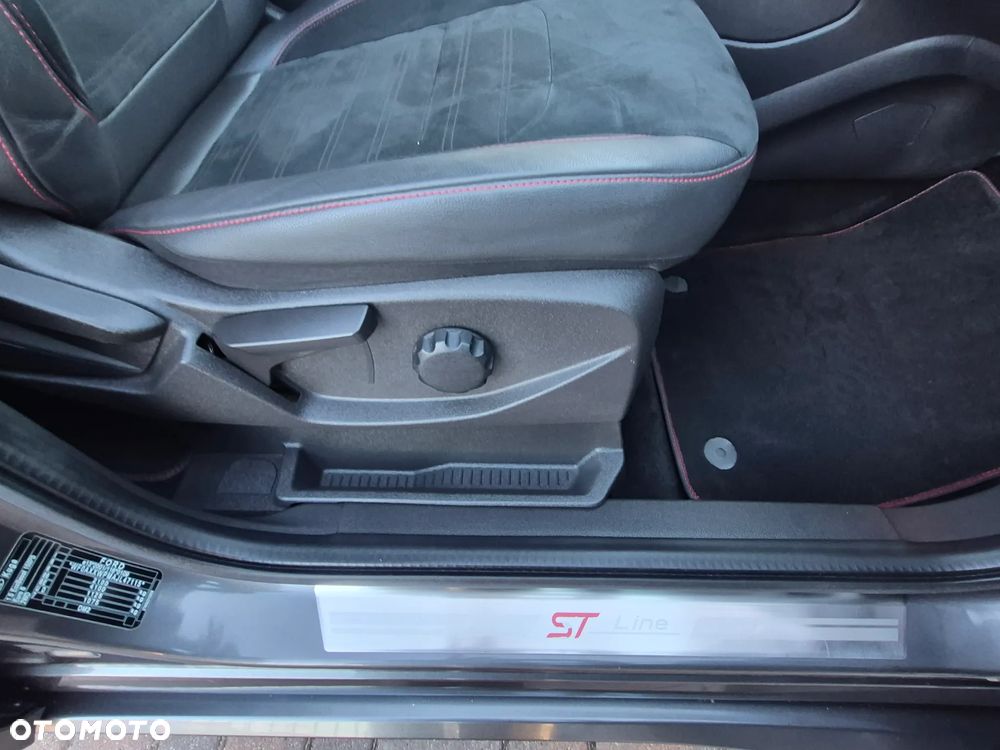 Ford Kuga 1.5 EcoBoost 2x4 ST-Line - 22