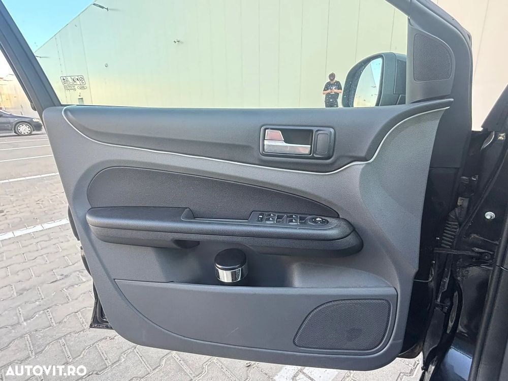 Ford Focus 1.6 TDCI Ambiente - 10