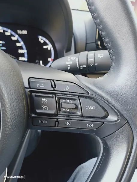Toyota Yaris Cross 1.5 HDF Comfort Plus - 23