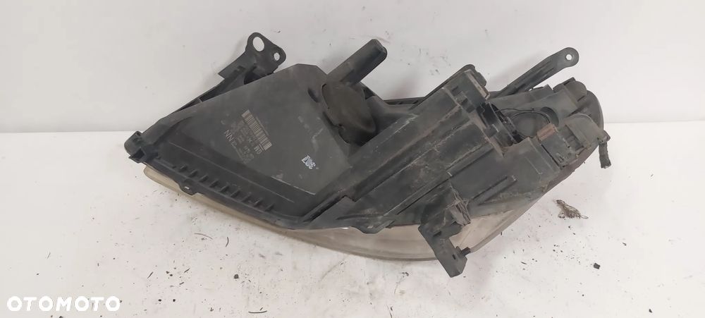.  PRZOD PRZEDNIA LAMPA PRAWA OPEL ZAFIRA B - 5