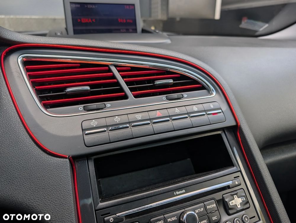 Peugeot 5008 1.6 THP Premium - 19