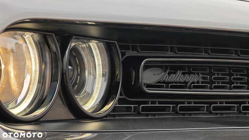 Dodge Challenger - 13