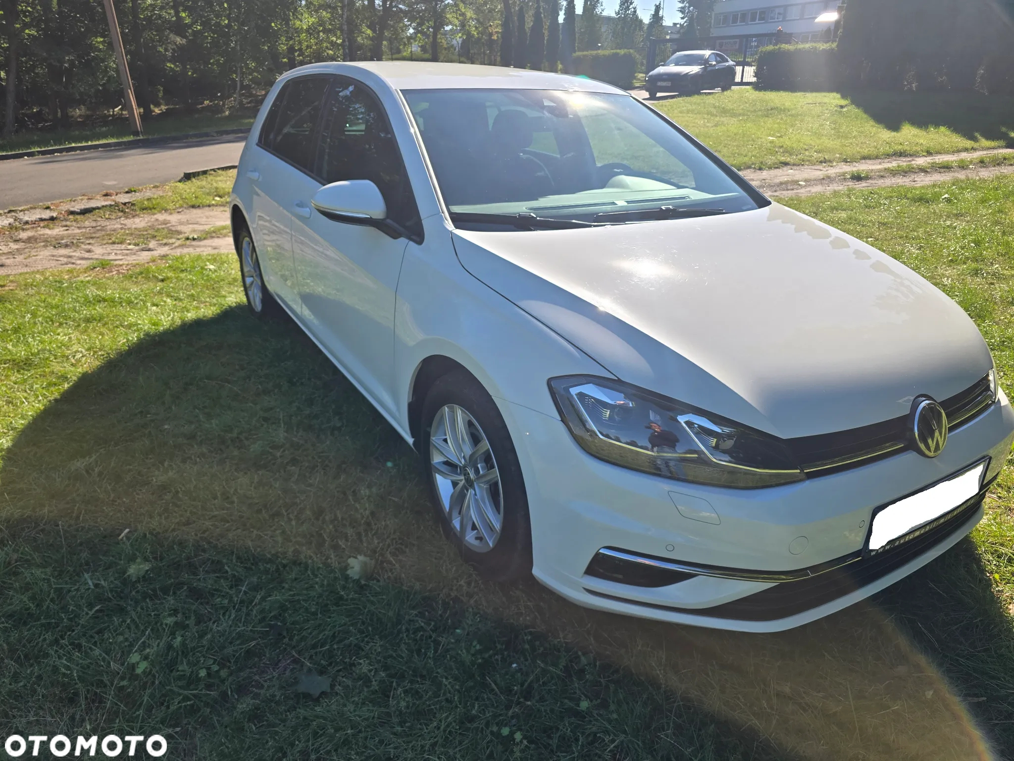 Volkswagen Golf 1.5 eTSI OPF DSG Style - 4