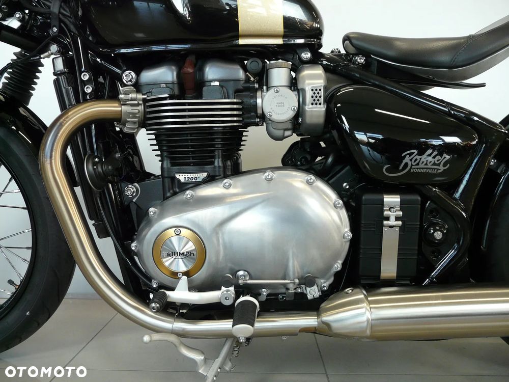 Triumph Bonneville Bobber - 8