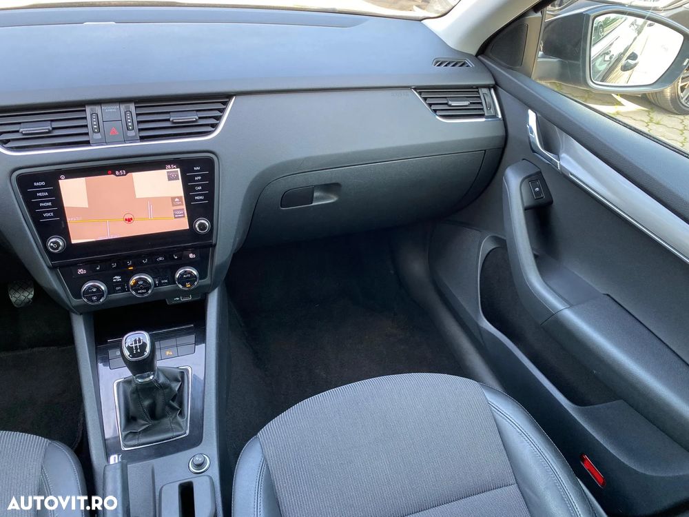 Skoda Octavia Combi Diesel 1.6 TDI Active - 6