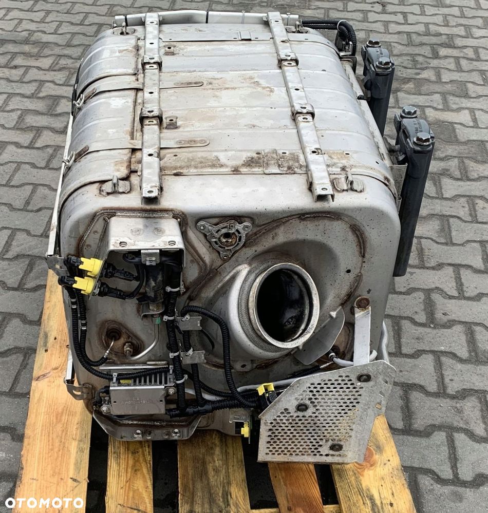 WYDECH KATALIZATOR TŁUMNIK MERCEDES ACTROS MP4 EURO 6 - 7
