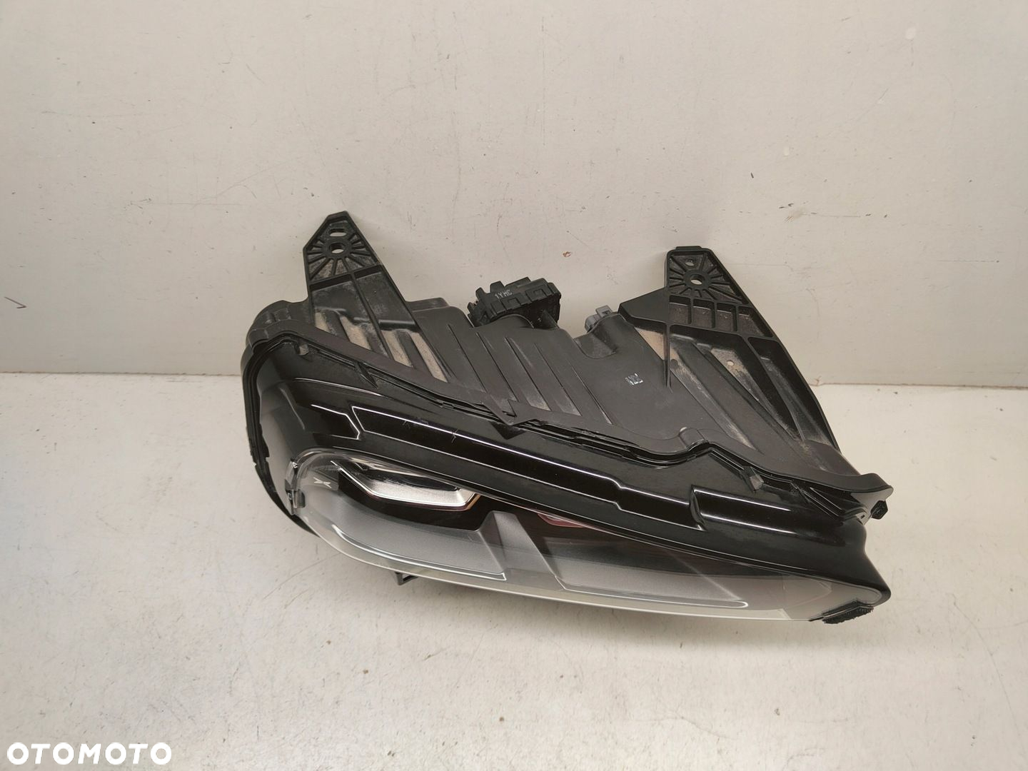 XPENG P7 LAMPA PRZEDNIA PRAWA - 6