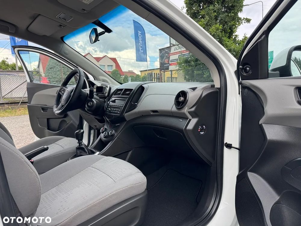 Chevrolet Aveo - 25