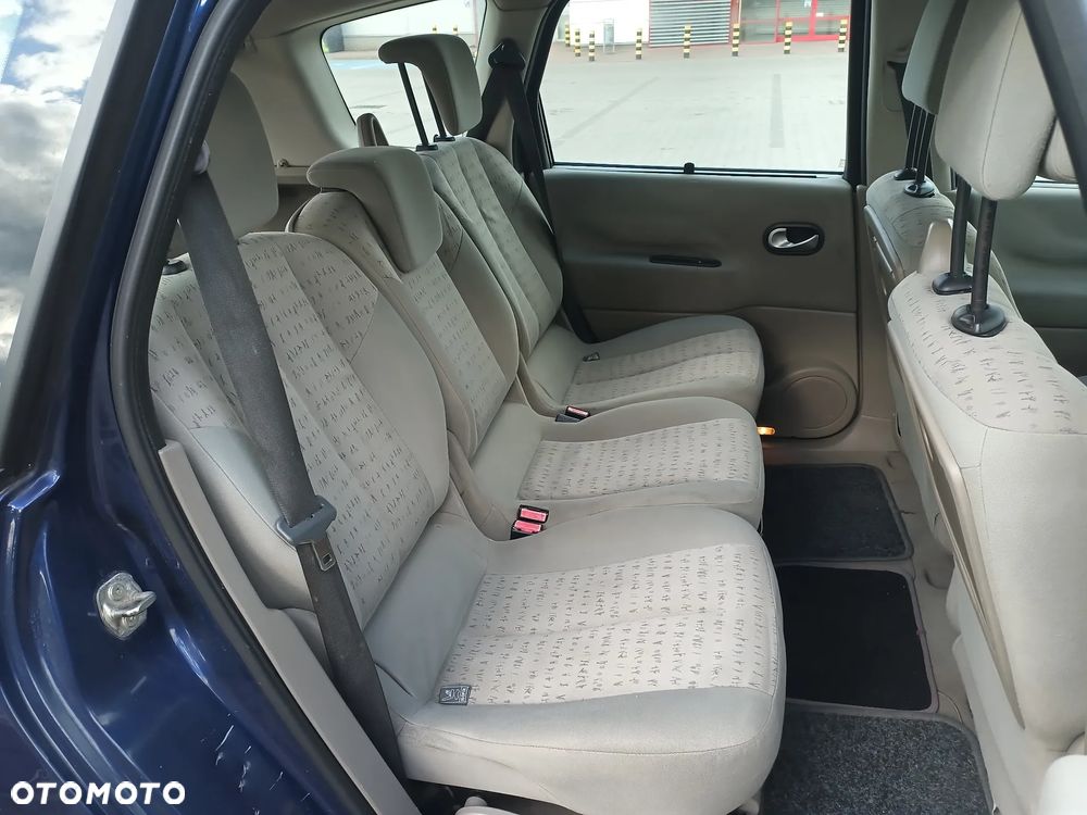 Renault Grand Scenic - 17