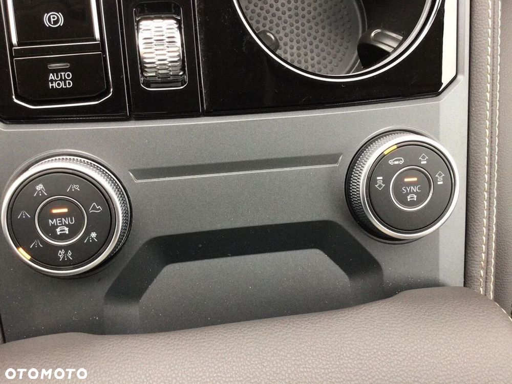 Volkswagen Touareg 3.0 V6 TDI 4Motion Elegance - 16