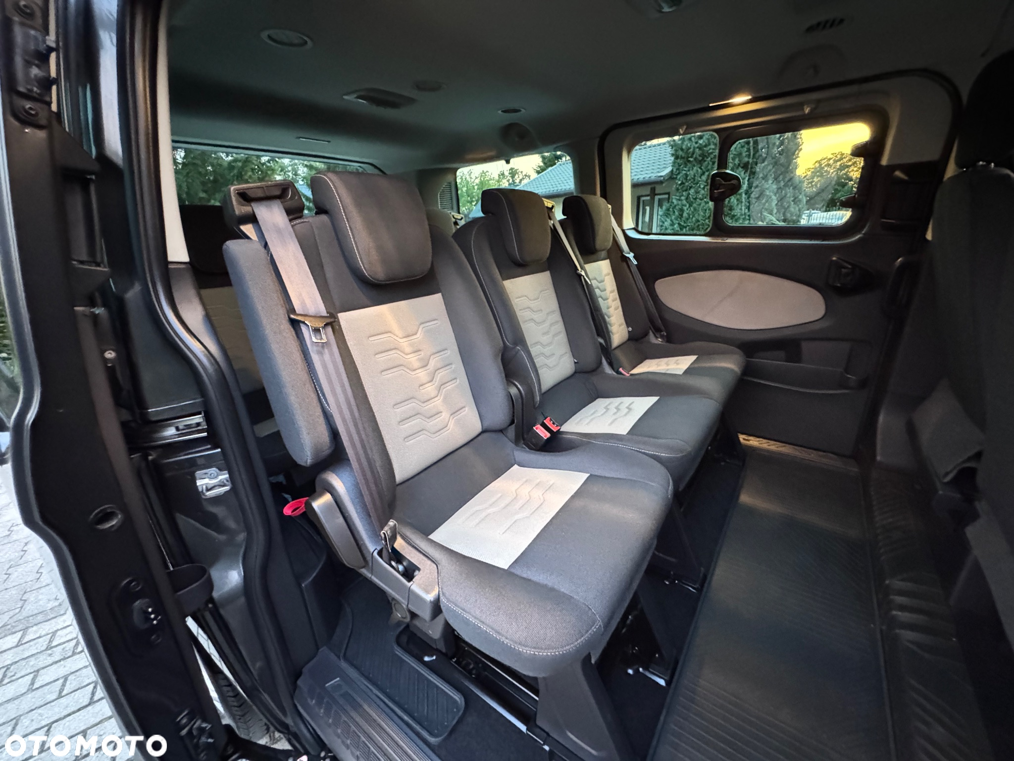 Ford Tourneo Custom 2.0 TDCi L1 Titanium - 28