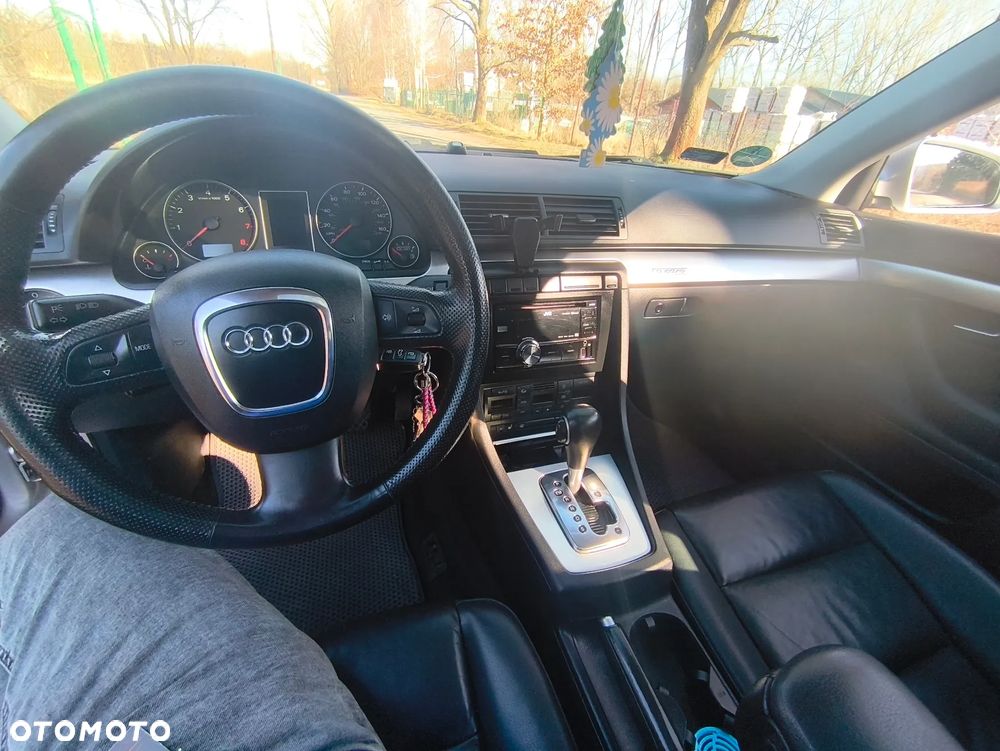 Audi A4 Avant 2.0 T FSI multitronic - 26