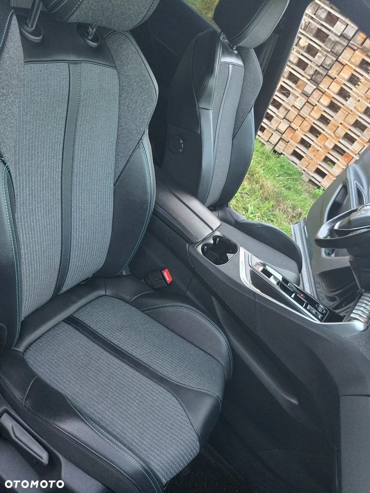Peugeot 3008 1.5 BlueHDi Allure Pack S&S EAT8 - 33