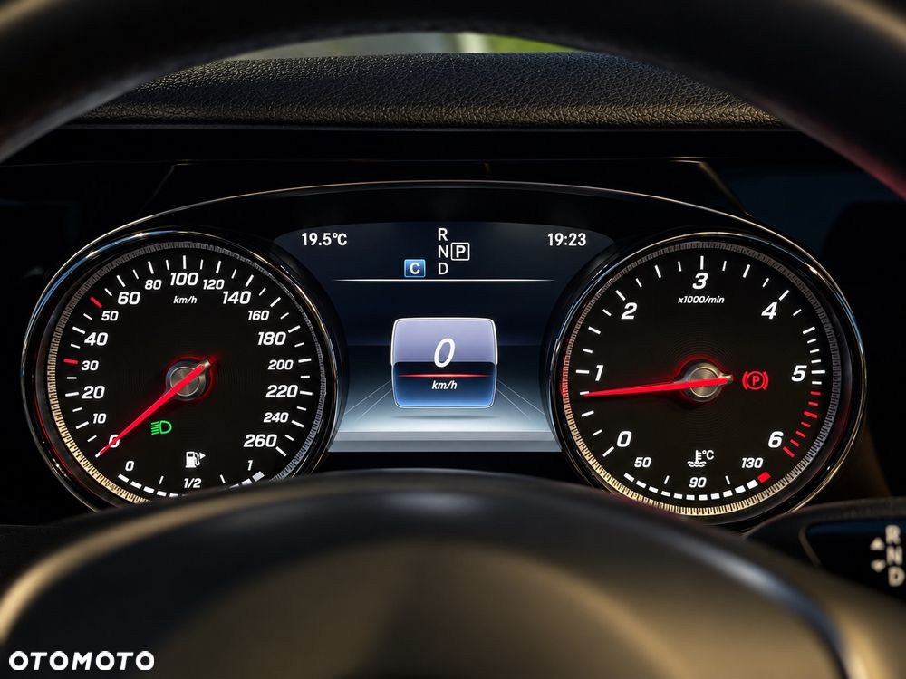 Mercedes-Benz Klasa E 200 d 9G-TRONIC - 25