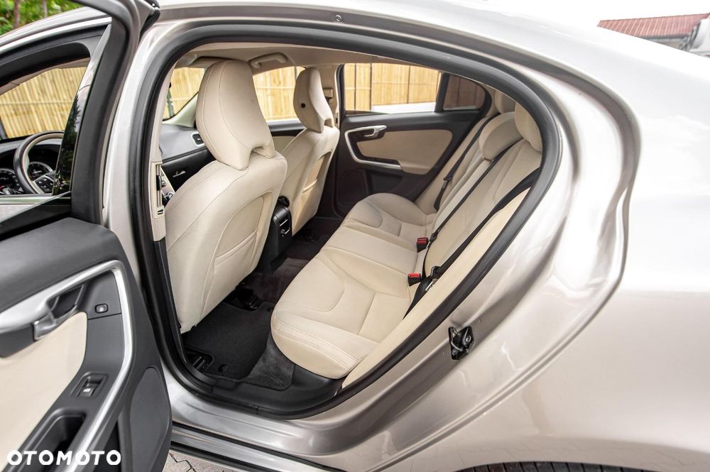 Volvo S60 - 23
