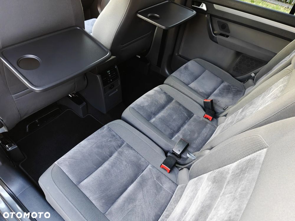 Volkswagen Touran 1.6 TDI DPF BlueMotion Technology Highline - 21