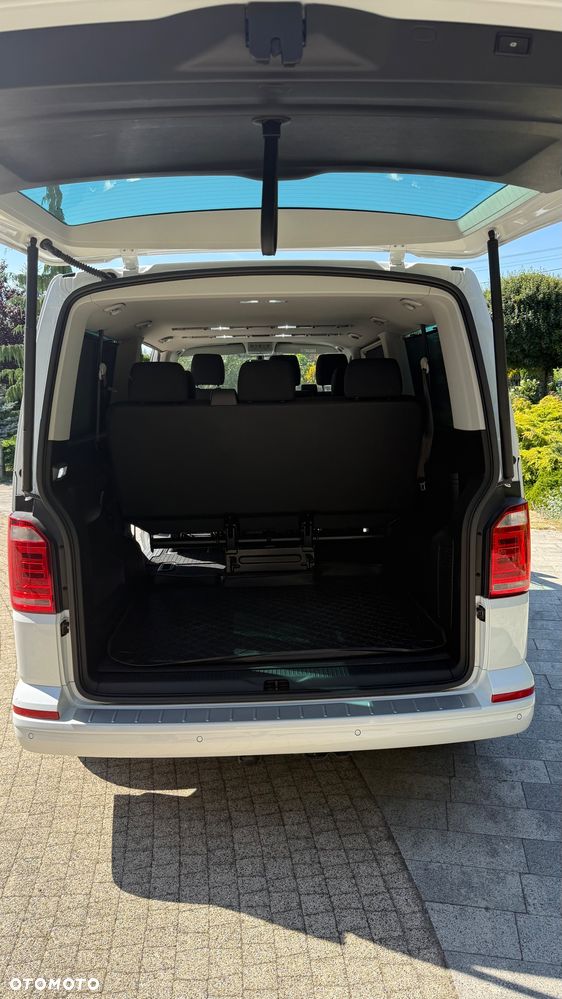 Volkswagen Caravelle - 11