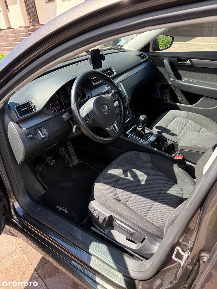 Volkswagen Passat 2.0 TDI Comfortline - 7