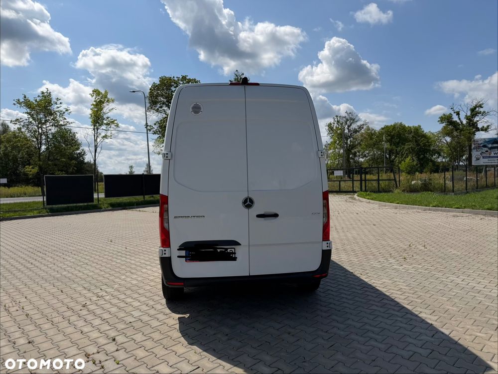 Mercedes-Benz Sprinter - 6