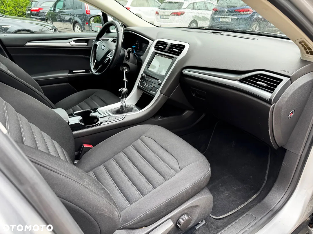 Ford Mondeo Turnier 2.0 TDCi Start-Stopp Business Edition - 36