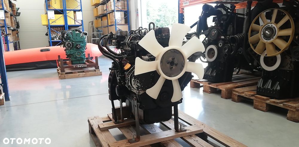 SILNIK KOMATSU YANMAR 4D98E 48,9kW/2400rpm 3,318L 12900 netto - 1