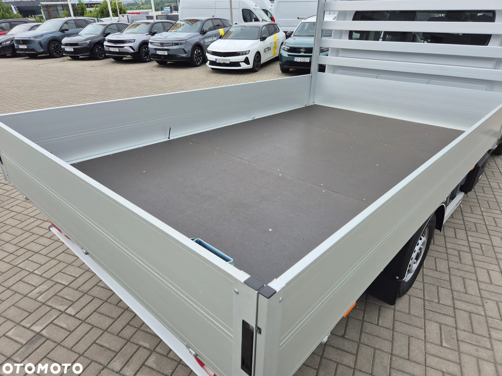 Peugeot Boxer Podwójna Kabina DOKA 7 miejsc L3 2.2 140KM 3.5t Skrzynia 3.6 x 2.1 - 9