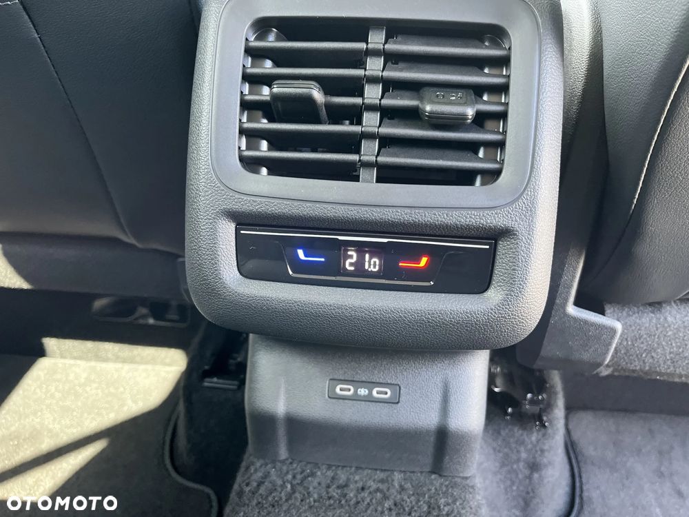Volkswagen T-Roc 1.5 eTSI Style DSG - 20