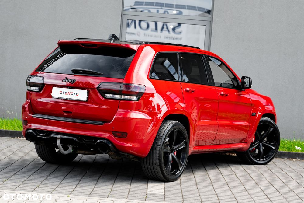 Jeep Grand Cherokee SRT8 - 10